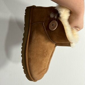 UGG BAILEY only worn one